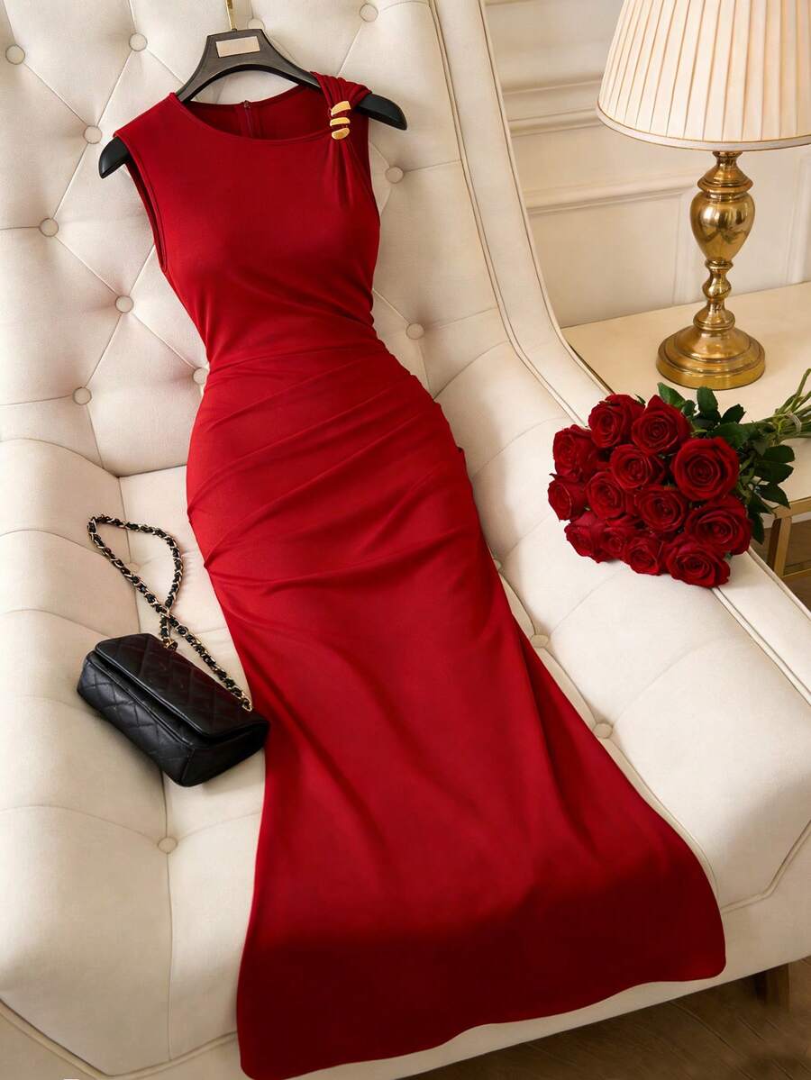 Franclia 女士优雅假日红色金属扣装饰无袖连衣裙 - Fiery Red - 查看 1