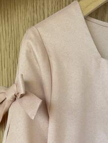 SHEIN 少女蝴蝶结装饰方领几何图案长袖连衣裙 - 杏色 - 查看 3