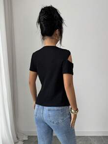 Elenzga 女士优雅通勤休闲度假时尚上衣，弹力修身短袖露肩金属纽扣装饰性感奢华黑色T恤，春夏款 - 黑色 - 查看 2