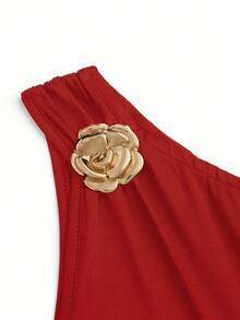 Sweetra Bộ váy hai mảnh cỡ lớn, tối giản, xếp ly eo, không tay, vai bất đối xứng, trang trí khóa kim loại màu nâu. - Đỏ - Xem 16