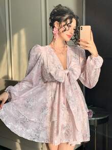 Vestido de manga larga con cuello en V con estampado floral rosa, estilo francés, vestido mini de línea A de gasa con cintura anudada, vestido de primavera estilo boho para vacaciones para mujer - Morado - Ver 7