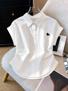 SHEIN 少女白色休闲衬衫：百搭时尚的短袖衬衫，配有抽绳设计，适合上学、周末郊游、休闲聚会或轻松的家庭活动。舒适的面料和别致的设计，可轻松搭配牛仔裤/短裤；是日常休闲穿搭的理想之选。 - 白色 - 查看 2