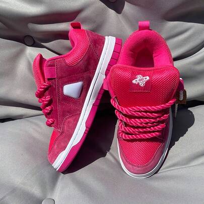 Vate 粉色休闲厚底运动鞋，女士款，厚底透气网面，绳状鞋带，独特木质装饰，百搭街头风，日常通勤必备。