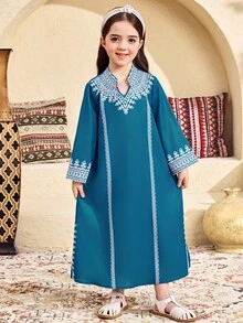 SHEIN Áo Jalabiya hoa cho bé gái, Áo Jalabiya cổ điển thanh lịch thêu hoa, Áo Jalabiya tay dài truyền thống tối giản thoải mái cho bé gái, phù hợp cho mùa xuân/hè, kiểu dáng Ramadan xuân/hè, áo Jalabiya gia đình cho kỳ nghỉ, áo Abaya thanh lịch kín đáo, áo Abaya cầu nguyện, thoải mái dễ chịu, trang phục thường ngày, phong cách nghỉ dưỡng, áo Kaftan kín đáo, áo Jalabiya trẻ em, áo Jalabiya bé gái, áo Jalabiya màu xanh lá cây và xanh dương. - màu xanh lá - Xem 4