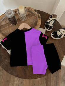 SHEIN 2件套女婴休闲时尚彩色K-POP女团字母和星星印花个性化趣味数字67图案圆领短袖T恤和短裤套装，适合夏季穿着。紫色女婴紫色T恤街头风女童紫色婴儿图案T恤 - 彩色 - 查看 3