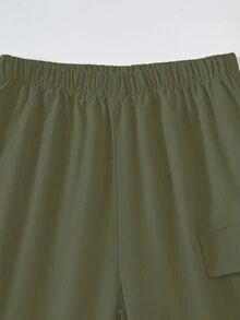 SHEIN Mirajuku 2件套/套 男童印花黑色短袖T恤和米色工装裤休闲套装，春夏款 - 軍綠色 - 查看 6