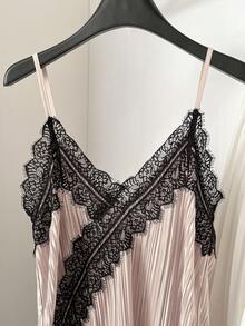 Serisse Women's Contrast Lace Loose Camisole,Summer Tops  , Spring Outfit Women  , Valentine's Day ,Carnival, Beach,Vacation, Casual,Party,Wedding , Elegant - Apricot - View 3