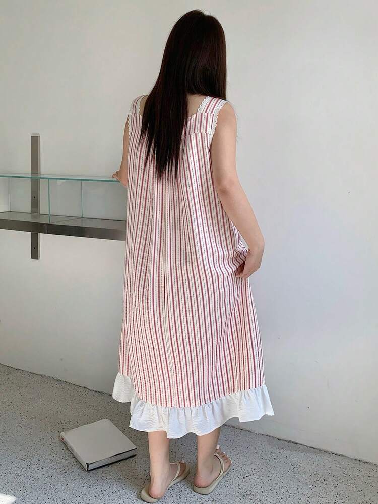 Dazy Plus Plus Size Women Summer Striped Print Contrast Lace Loose Camisole Nightgown