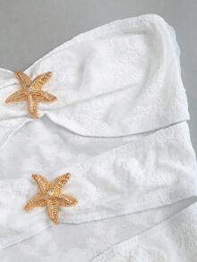 SHEIN Unity 白色针织提花面料金属海星装饰镂空扭腰蛋糕迷你连衣裙，优雅浪漫甜美简约度假日常派对百搭女装，春夏款 - 白色 - 查看 5