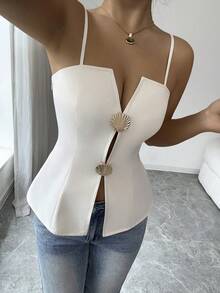 SHEIN Elenzya 2026春夏新款优雅女士杏色束腰吊带背心，饰有金属装饰，精致百搭，适合约会、外出、派对、情人节聚会等各种场合，可单穿或叠穿。 - 杏色 - 查看 4