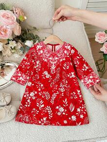 SHEIN 新生女宝宝可爱碎花宽松长袖连衣裙 - 紅色 - 查看 4