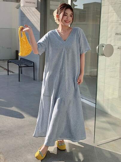 Dazy Plus Plus Size V-Neck Loose Short Sleeve Dress, Elegant Resort Style, Blue, Spring/Summer Sundress