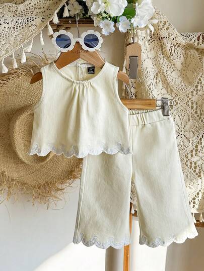 SHEIN Vintaside Kids Rundhalsad t-shirt med blommig broderi och vida byxor för babyflicka