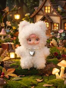 POKOJA LAND 盲盒（非毛绒填充），1个热门“温馨小屋小熊”系列盲盒玩偶，毛绒连帽角色玩偶，包含6款常规款式和1款隐藏惊喜，具有纹理饰面、心形吊坠和珍珠点缀的收藏艺术玩具，是桌面摆件、家居装饰和冬季派对礼品的理想之选，也是馈赠亲朋好友的完美节日礼物，更是收藏家和爱好者寻找温暖迷人装饰品的绝佳情人节礼物。 - 潮玩盲盒 - 查看 9