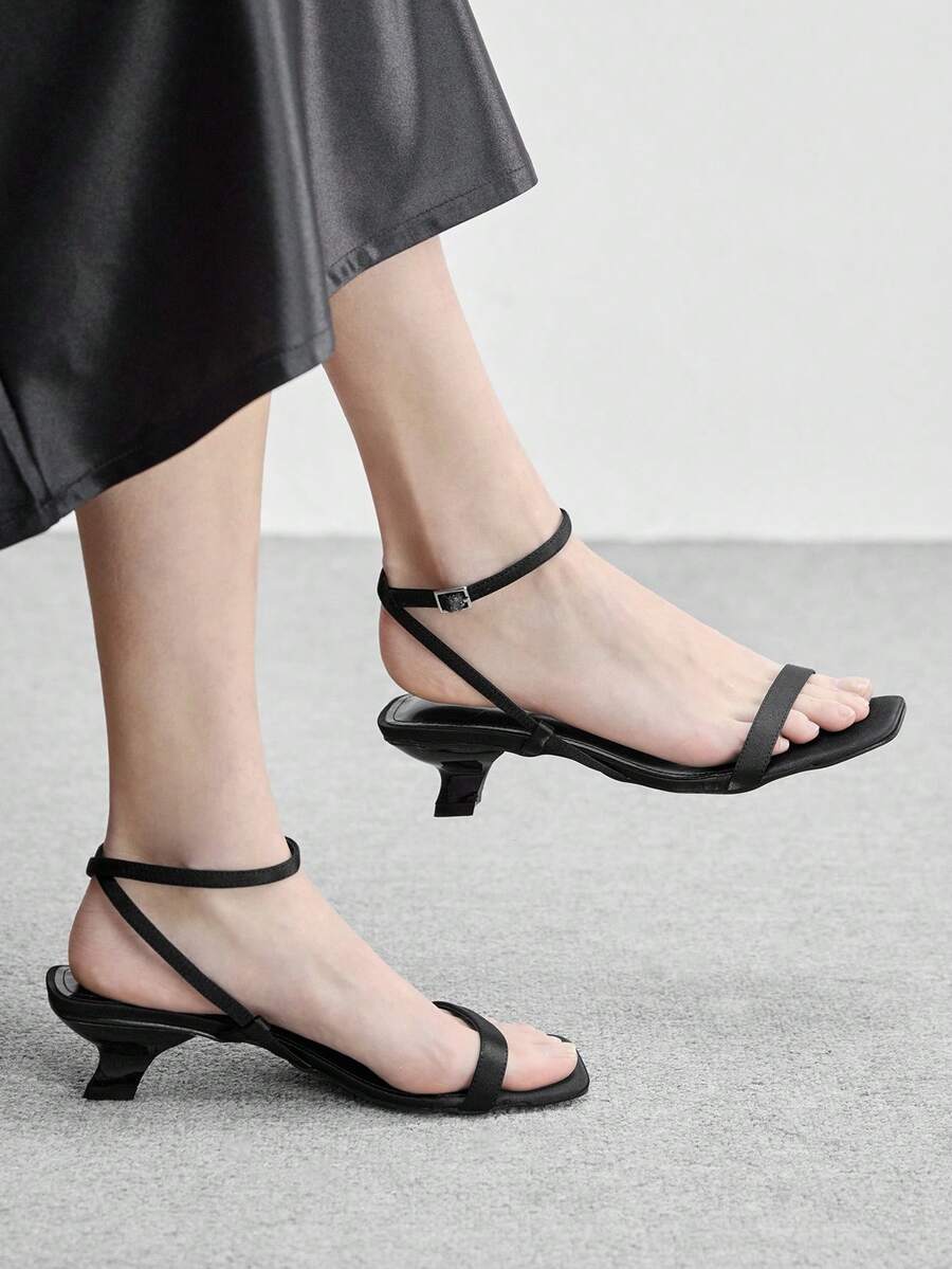 CUCCOO BIZCHIC 方头低跟绑带性感时尚酒红色高跟凉鞋，适合女士参加派对、夜生活、度假、酷女孩、春假和圣诞节等场合。 - 黑色2 - 查看 1