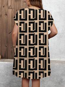 SHEIN LUNE Vestido holgado de manga corta con estampado geométrico, bloque de color minimalista y casual, talla grande, adecuado para vacaciones de verano - Multicolor - Ver 2