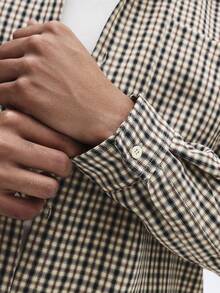 SUMWON Camisa corta de manga larga con botones a cuadros, ligera, con detalles bordados de texto para moda casual de calle en otoño - Multicolor - Ver 7