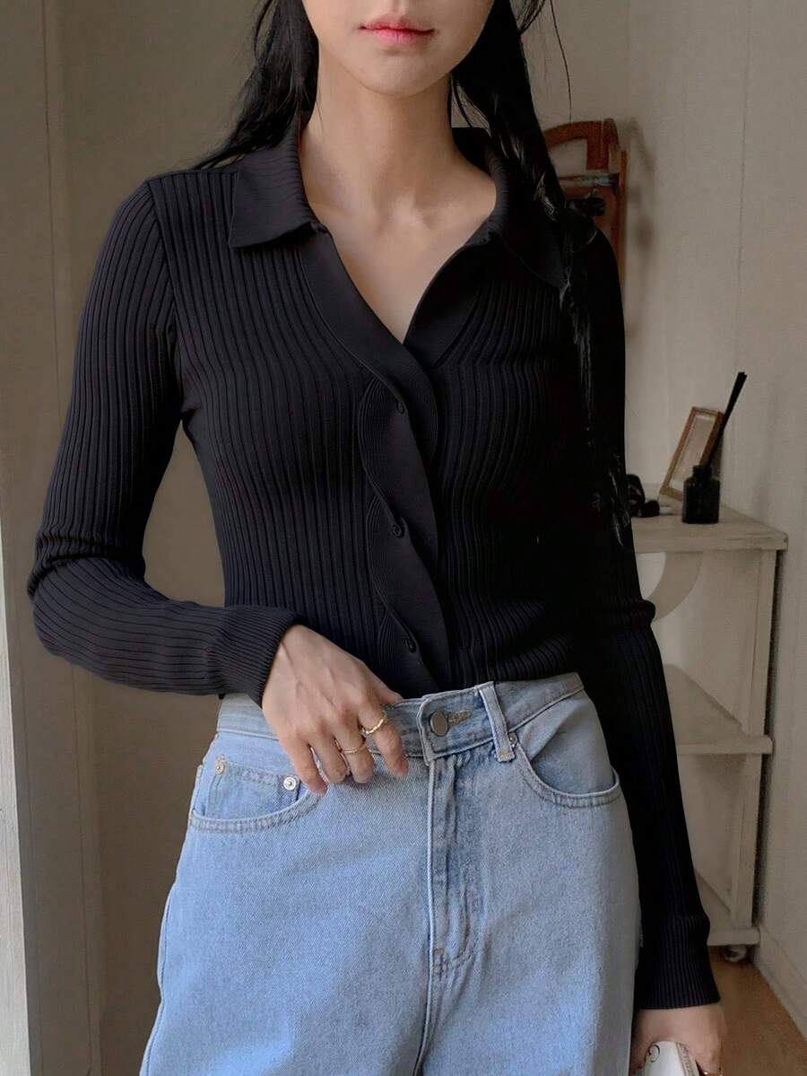 Suéter de Punto para Mujer - Cuello de Camisa, Tejido de Rib y Detalle de Volante - Negro - Ver 1