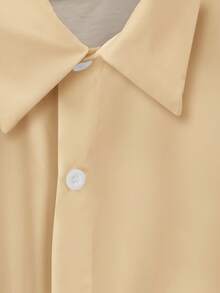 Manfinity RSRT Men's Turndown Collar Single-Breasted Geometric Print Casual Versatile Commuting Short Sleeve Shirt Mens Embroidered Shirt Boho Men Shirt Mens Mexican Shirt Cream Shirt Men Mens Summer Shirts - Multicolor - View 5