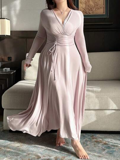 Dazy Plus 弹力修身长款V领长袖优雅大码女式长款睡裙，纯色睡衣