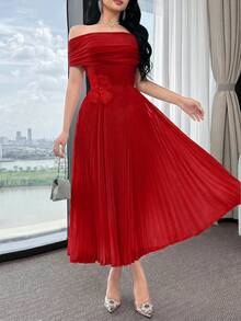 Feyla Gaun Mini Pesta Wanita Warna Polos Tanpa Bahu dengan Detail Kerut dan Hiasan Bunga 3D serta Mutiara Imitasi, Elegan dan Pinggang Terikat - Burgundy - View 3