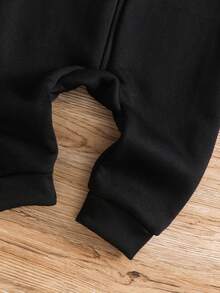 SHEIN Playful Pals 3-24M Infant/Baby Boy Colorblock "Little Man" Hooded Long Sleeve Jumpsuit, Casual Jumpsuit For Spring/Autumn/Winter Baby Boy Fall Newborn Zipper Suit Baby Boy Casual Zipper Jumpsuit Baby Boy Sweatsuit Baby Boy Track Suit Warm Jumpsuit For Baby Boy - Multicolor - View 4