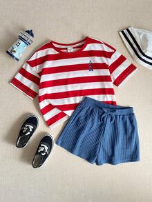PrepCrw 两件套少女优雅都市学院风红白条纹圆领宽松短袖T恤搭配蓝色短裤，适合返校、日常休闲穿着、外出、聚会、节日、春夏季节等场合。 - 彩色 - 查看 2