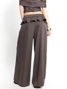 Bloopia Quần nữ ống đứng dáng rộng, màu trơn, có bèo nhún ở gấu quần, kiểu dáng thường ngày. - Màu xám đen - Xem 2