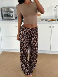 ZzzCrew Bộ đồ ngủ nữ gợi cảm họa tiết da báo, tay ngắn và quần dài ôm sát. - Nhiều màu - Xem 2