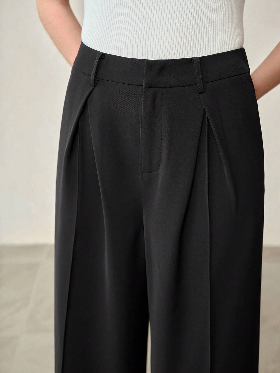FOLD PLEATED PRESS CREASE PANTS