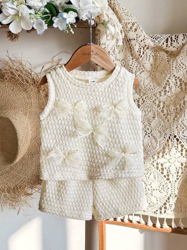 SHEIN Vintaside Kids Babygirls Summer Red Strawberry Print Outfit, Sleeveless Round Neck Top Paired With Matching Shorts, Sweet Style, Lightweight Design, Suitable For Outdoor Activities, Home Comfort, And Friendly Gatherings Cream Baby Girl Outfit Baby Girl Two Piece Set Baby Girl Knit Outfit Knit Two Piece Toddler