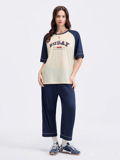 Loungeista 2 件套女士纯色休闲简约短袖睡衣套装，带肩部嵌件和圆领，字母印花。有蓝色、白色或格子图案可供选择。母亲节的完美选择。春夏季的理想选择。包括短袖上衣和七分裤。，两件套