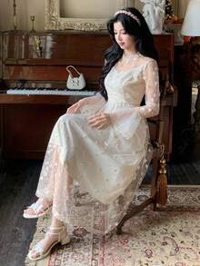 DAZY 春夏优雅蕾丝网纱拼接白色中长连衣裙，修身剪裁，刺绣设计，适合约会、婚礼、派对、度假等场合。 - 杏色 - 查看 4