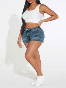 Slaydiva Plus Size Women's Pocket Frayed Hem Skinny Casual Denim Shorts - Light Wash - View 4