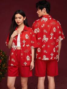 SWAVVY 男士紅金馬圖案鈕扣襯衫，農曆新年夏季休閒短袖襯衫，家庭情侶套裝 - 紅色 - 查看 1