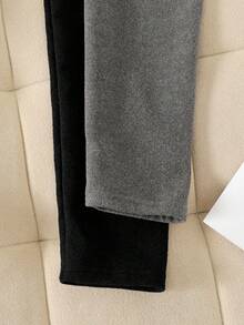 SHEIN Bộ 2 chiếc quần legging giữ nhiệt co giãn cho bé gái tuổi teen, chất liệu PU, có họa tiết chữ, thích hợp mặc hàng ngày, ở nhà, đi học, kiểu quần ôm đa năng, thích hợp cho mùa thu/đông. - Xám - Xem 3