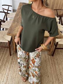 SHEIN PETITE 女士树叶印花不对称肩部上衣和直筒裤两件套休闲度假套装，春夏款 - 彩色 - 查看 4