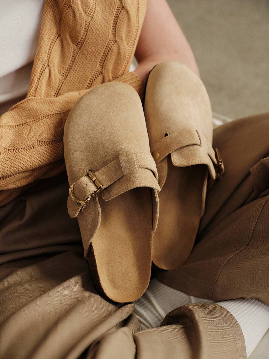 Solecia Sepatu Flat Slip-On Kasual Modis dengan Desain Gesper untuk Wanita - Aprikot - View 1