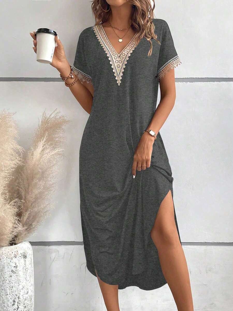 SHEIN LUNE 尔蕾丝拼接开衩大腿T恤连衣裙长款女装 - 深灰色 - 查看 1