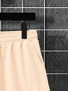 Manfinity Homme Men's Casual Patch Detail Drop Shoulder T-Shirt And Shorts Set, Summer - Apricot - View 7