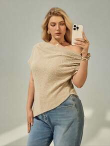 SHEIN Essnce Plus Size Women's Spring, Summer And Autumn Fashion Casual Comfortable Off-Shoulder Irregular Red Short-Sleeved T-Shirt,Fall Women Cothes,Red Tops,Curve Cute Tops,New Year,Christmas T Shirt,Christmas Outfits,Women Short Sleeve Tops - Yellow - View 4