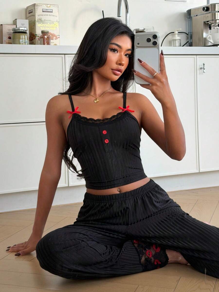 SHEIN 性感蕾丝吊带背心和睡裤套装，红色嘴唇印花，女士款 - 黑色 - 查看 1