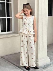 SHEIN Tween Girls Woven Casual Khaki Ditsy Floral Back Button Decor Ruffle Trim Crop Top And Relaxed Straight Leg Pants 2-Piece Set, Back To School - Apricot - View 3