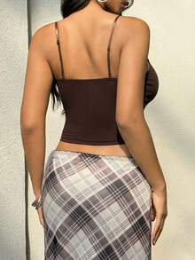 FavEase Débardeur femme marron avec perles métalliques, décolleté drapé et dos nu, ajusté. Élégant pour le printemps/été, les vacances, le travail, les fêtes. Style minimaliste et polyvalent. - Tabac - Voir 2
