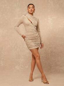 Lumalex 褶皱镂空金属装饰修身收腰长袖迷你连衣裙（女款） - 卡其色 - 查看 9