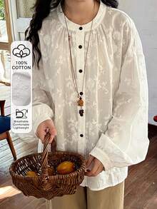 FRIFUL Áo sơ mi nữ dáng rộng thêu họa tiết, phối nút tương phản - Màu be - Xem 9