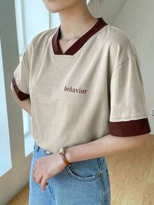 DAZY 字母圖形對比邊修身復古寬松短t