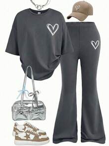 Girlism 2件套少女休闲爱心印花宽松短袖T恤和喇叭裤套装 - 灰色 - 查看 4