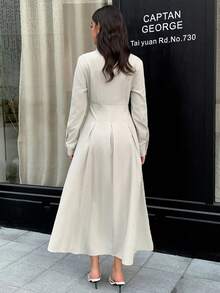 Solavon 新款法式花卉荷叶边领长袖褶裥腰身衬衫裙，百搭日常穿着 - 淺灰色 - 查看 7