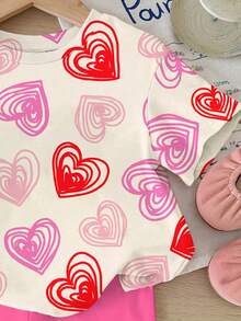 SHEIN 2件套女婴休闲可爱爱心图案圆领短袖T恤和打底裤套装，适合春夏日常穿着、度假、Y2K风格、儿童舒适、儿童秋季时尚、价格实惠的时尚单品、周末穿搭 - 彩色 - 查看 6